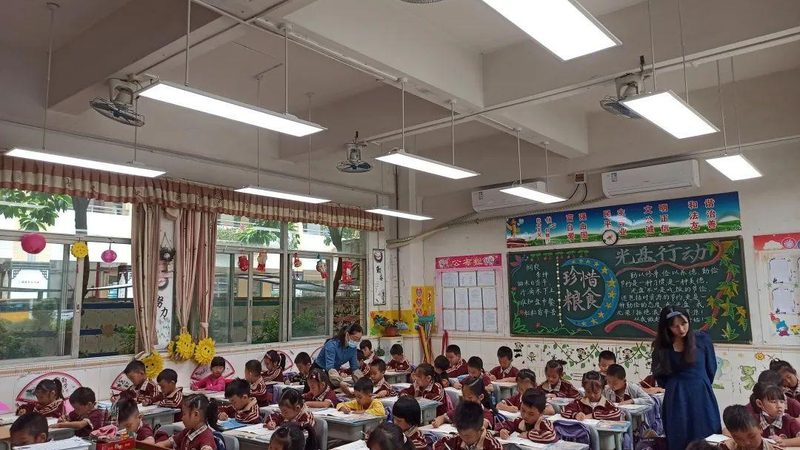 办公室照明升级，智能定制方案如何选？**
