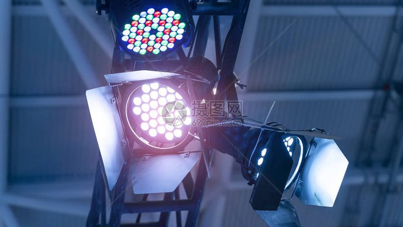LED路灯生产厂家哪家靠谱？揭秘选购要点与行业趋势